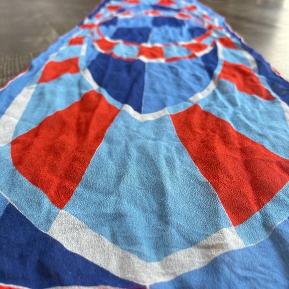 Vena Vintage Scarf in blue and red. - Picture 9 of 12